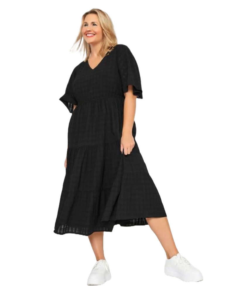 Women's Plus size Curve Textured Tiered Smock Dress in Black